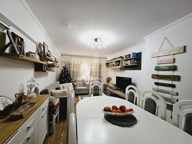 Apartament cu 4 camere decomandat, mobilat în Central