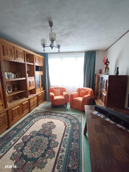 Apartament cu 3 camere decomandat, mobilat în Giurgiului