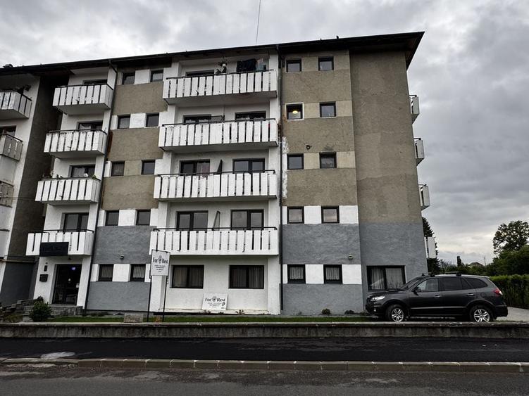 Apartament cu 4 camere nedecomandat în Central