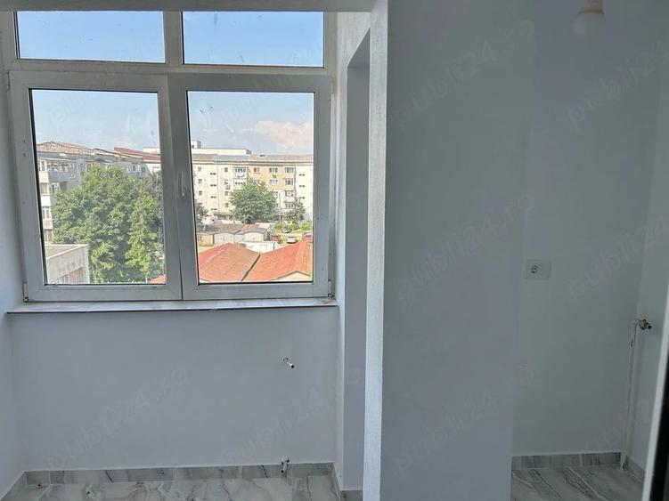 Garsonieră decomandată în Central