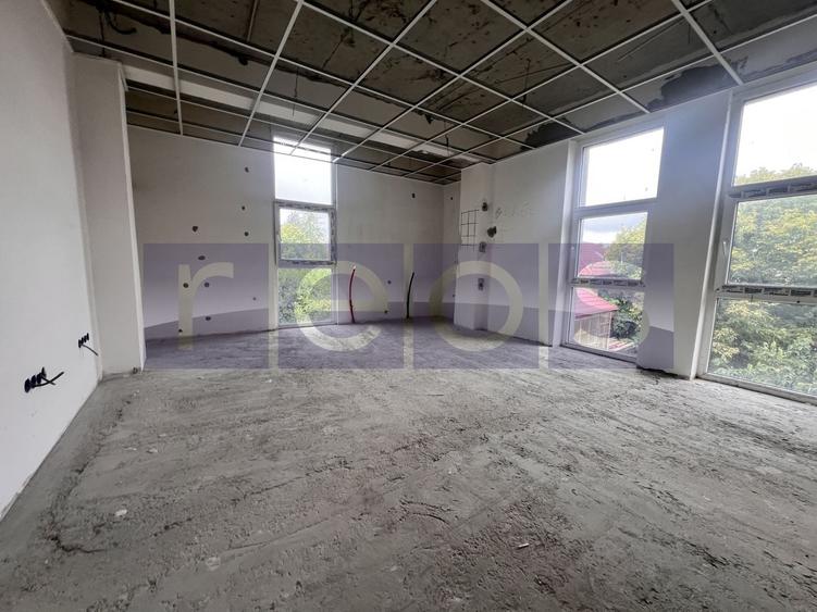 Spațiu comercial, de 585 mp, în Baba Novac