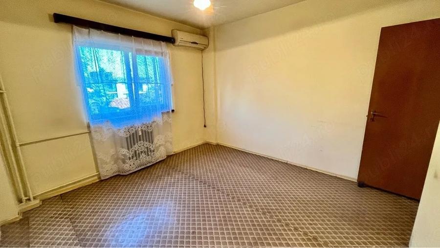 Apartament cu 4 camere decomandat în Traian