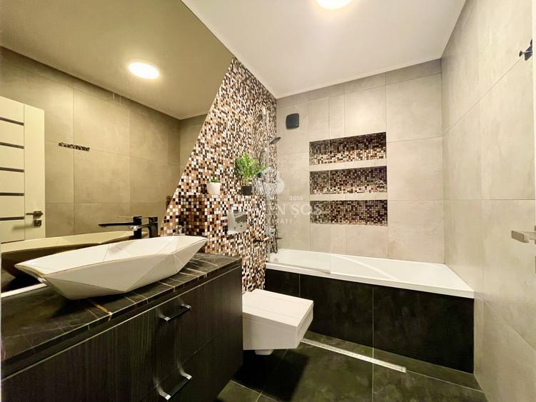Apartament cu 3 camere decomandat, mobilat în Florești