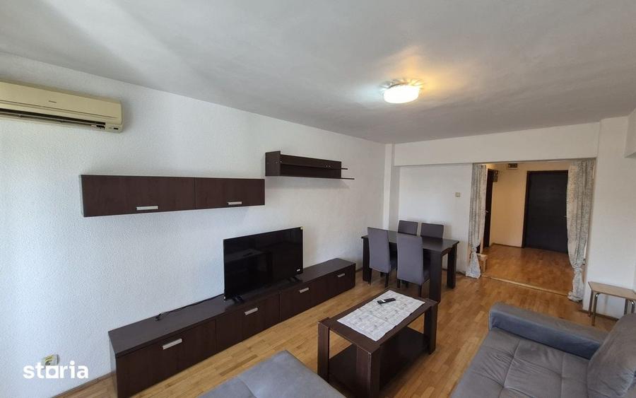 Apartament cu 3 camere în Centrul Civic