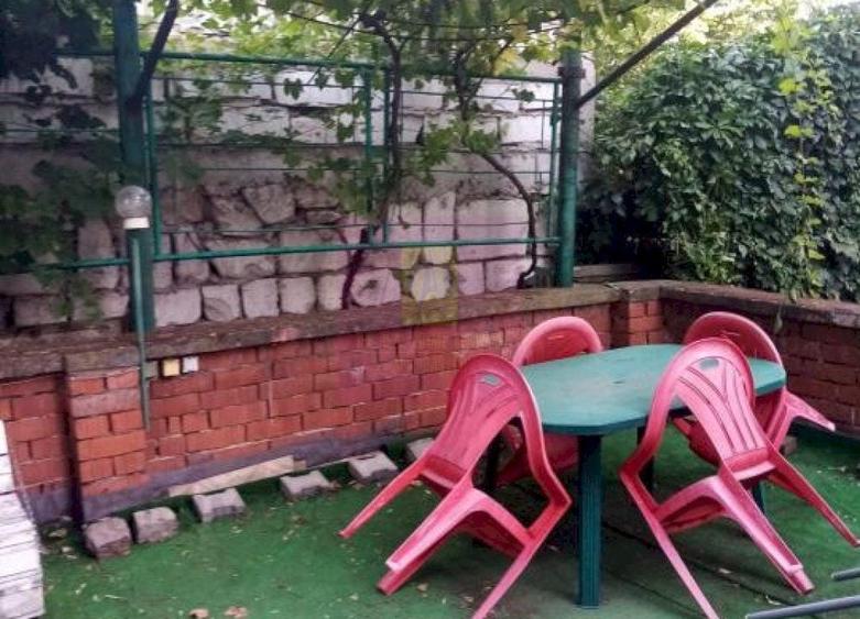Apartament cu 7 camere decomandat, mobilat în Plevnei