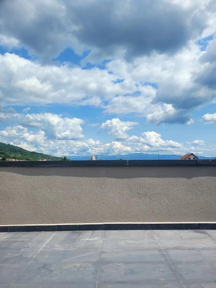 Casă cu Teren 210 Mp în Central