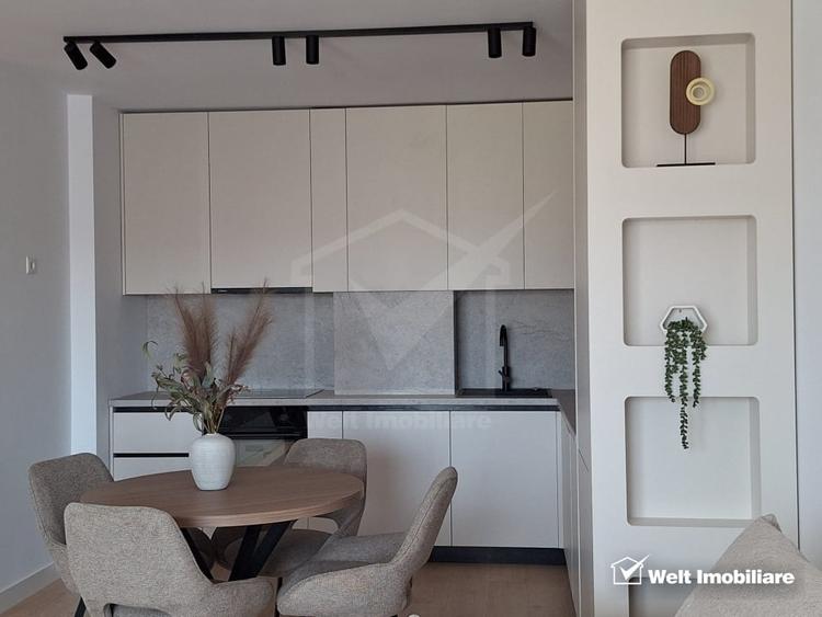 Apartament cu 2 camere semidecomandat, mobilat în Florești