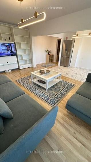 Apartament cu 3 camere semidecomandat în Exterior Vest