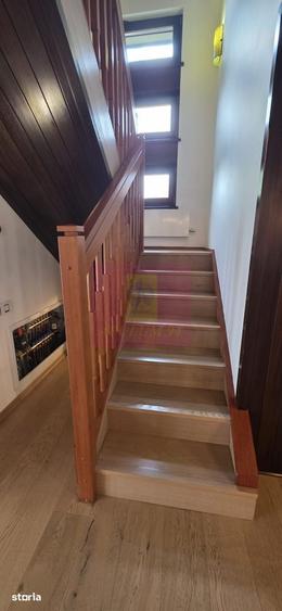 Casă cu 5 camere cu Teren 680 Mp în Central