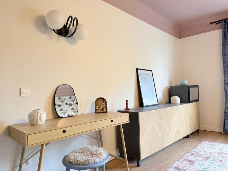Apartament cu 3 camere semidecomandat, mobilat în Ultracentral