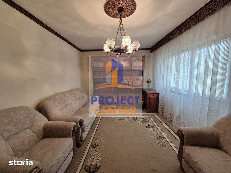 Apartament cu 3 camere decomandat în Central