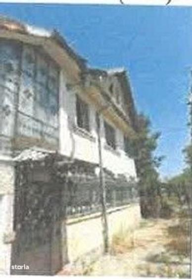 Casă cu 4 camere în Merii