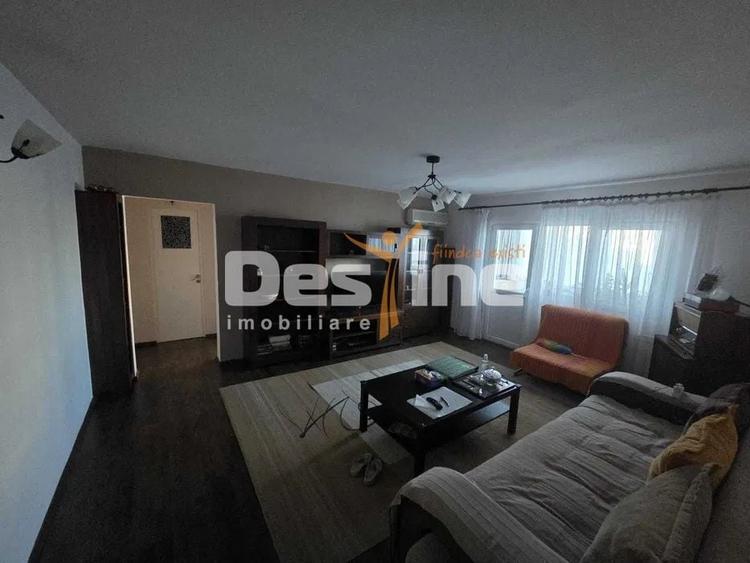 Apartament cu 3 camere semidecomandat, mobilat în Drumul Taberei