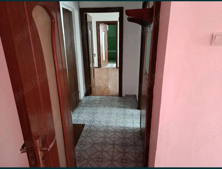 Apartament cu 3 camere semidecomandat în Central