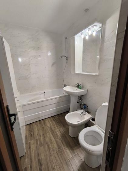 Apartament cu 3 camere decomandat în Obcini