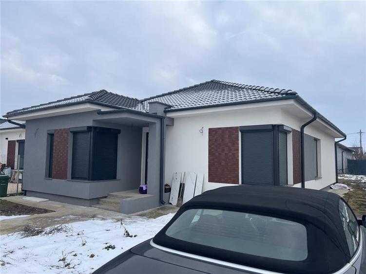 Casă cu 3 camere cu Teren 540 Mp în Sântandrei