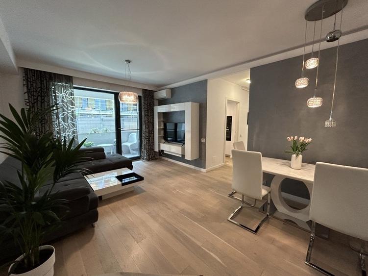 Apartament cu 3 camere decomandat în Băneasa