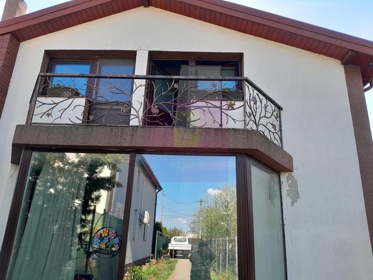 Casă cu 5 camere cu Teren 958 Mp în Central