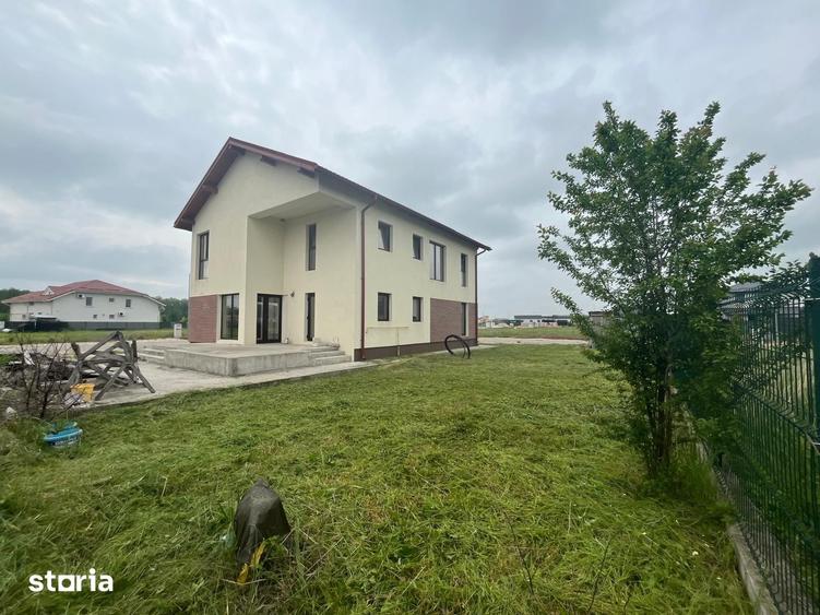 Casă cu 5 camere cu Canalizare în Tărtășești