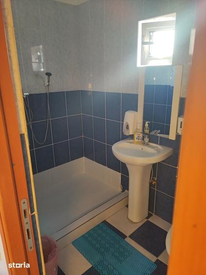 Casă cu 7 camere cu Teren 260 Mp în Tei