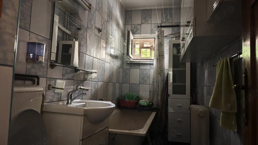 Apartament cu 3 camere decomandat în Crihala