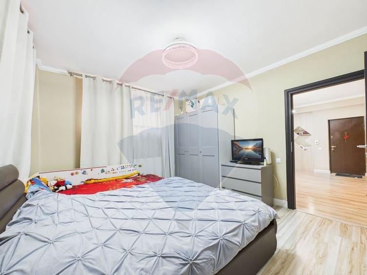 Apartament cu 3 camere semidecomandat, mobilat în Jiului