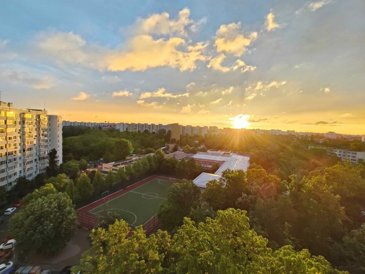 Apartament cu 3 camere semidecomandat în Titan