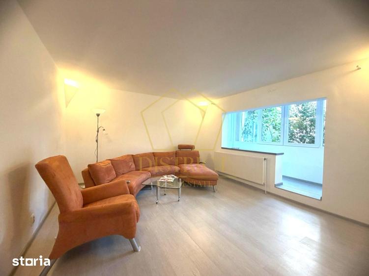 Apartament cu 3 camere, mobilat în Est