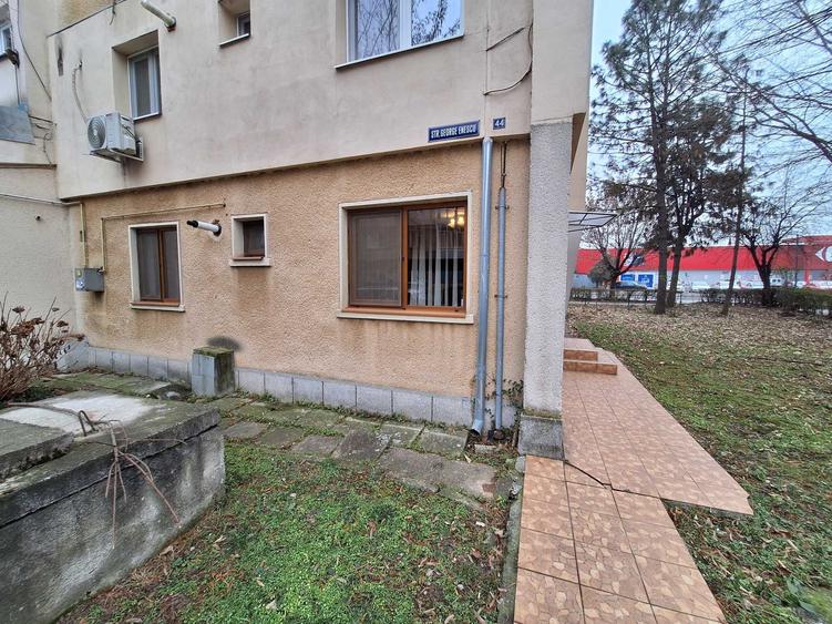 Apartament cu 3 camere decomandat în Gării