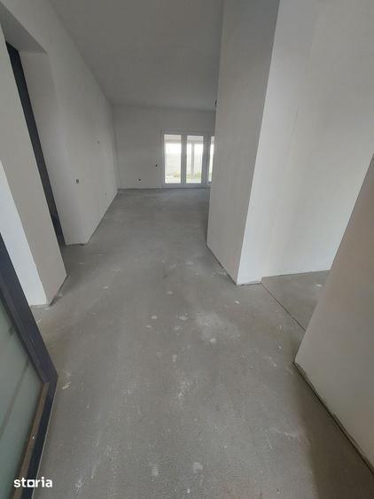 Casă cu 4 camere cu Teren 500 Mp în Central