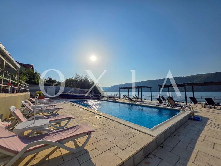 Hotel/Pensiune, de 910 mp, în Eșelnița