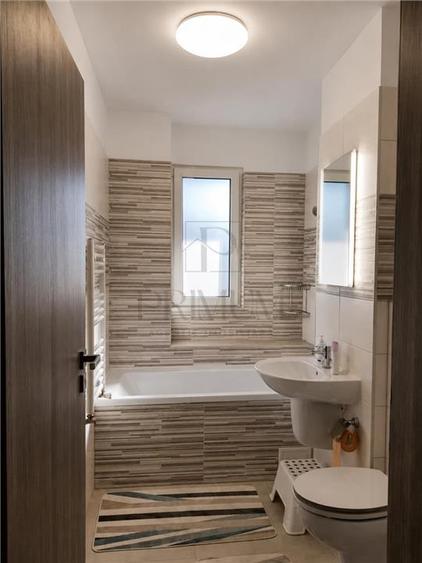 Penthouse cu 2 camere semidecomandat, mobilat în Aradului