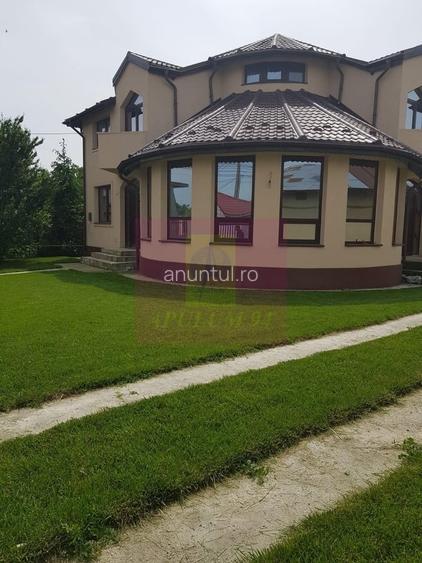 Vila individuala cu arhitectura eleganta si gradina generoasa | 5 came