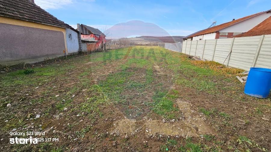 Teren de 1186 mp, în Ineu