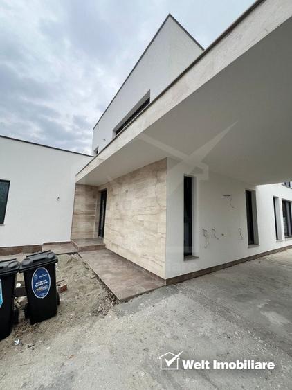 Casă individuală cu 5 camere cu Canalizare în Someșeni
