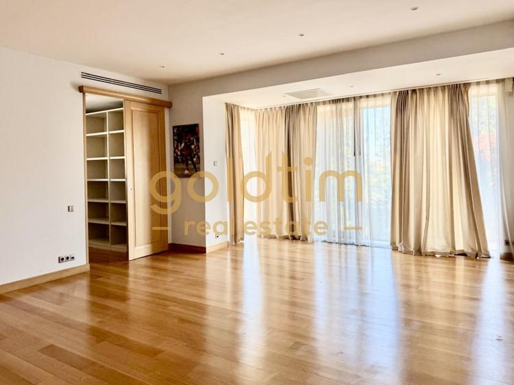 Apartament cu 5 camere decomandat, mobilat în Primăverii