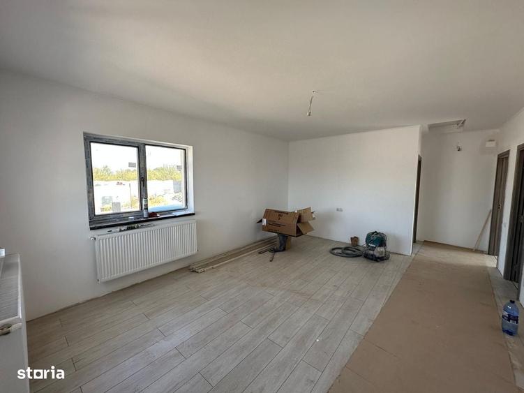 Casă cu 3 camere cu Teren 300 Mp în Clinceni