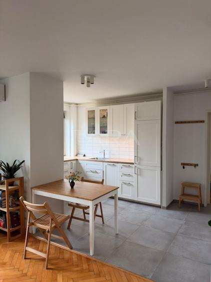 Apartament cu 3 camere semidecomandat, mobilat în Gheorgheni