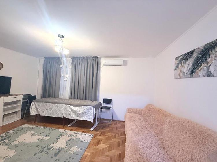 Apartament cu 3 camere decomandat în Drumul Taberei