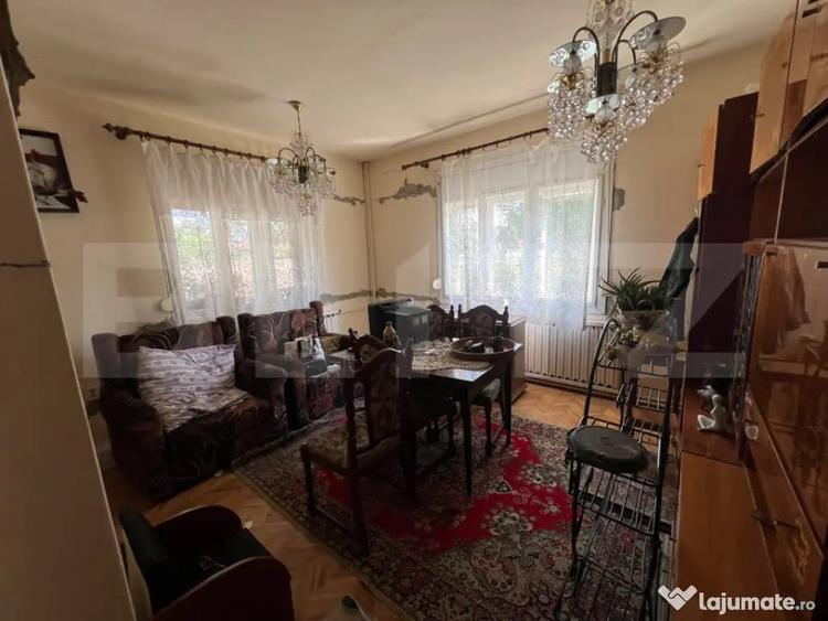 Casă cu 6 camere cu Teren 1032 Mp în Central