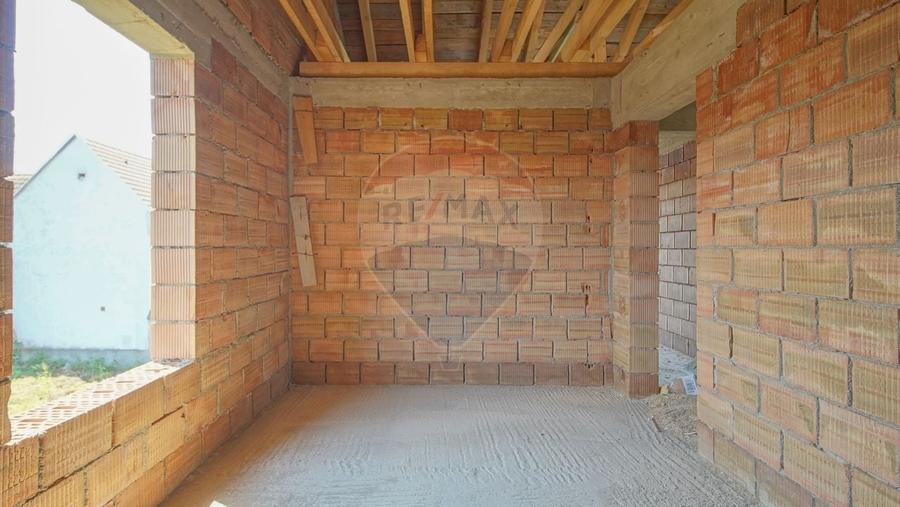 Teren Construcții intravilan de 755 mp, în Cristian