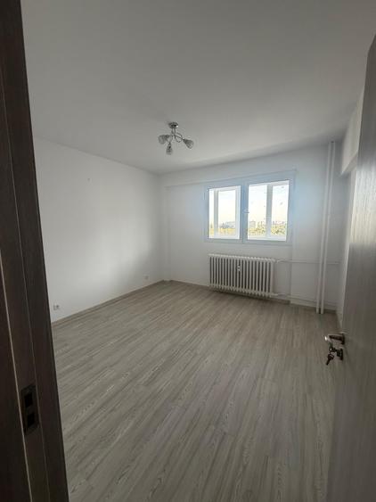 Apartament cu 2 camere semidecomandat în Baba Novac