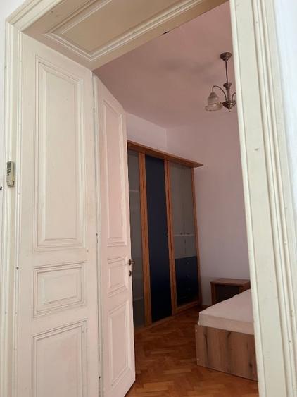 Apartament cu 2 camere nedecomandat, mobilat în Central
