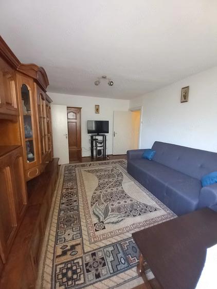 Apartament cu 2 camere semidecomandat în Șagului