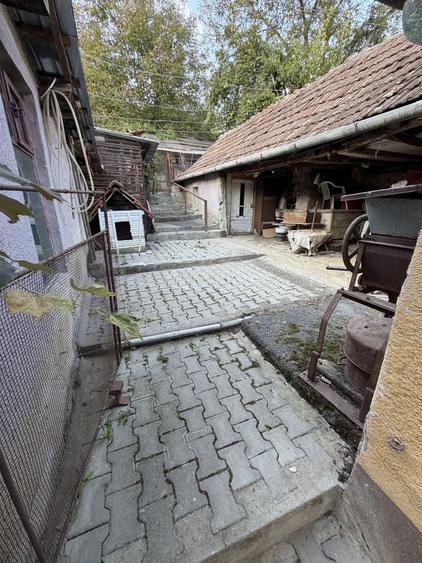 Casă cu 2 camere cu Teren 80 Mp în Central
