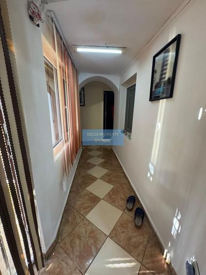 Casă individuală cu 4 camere cu Canalizare în Central