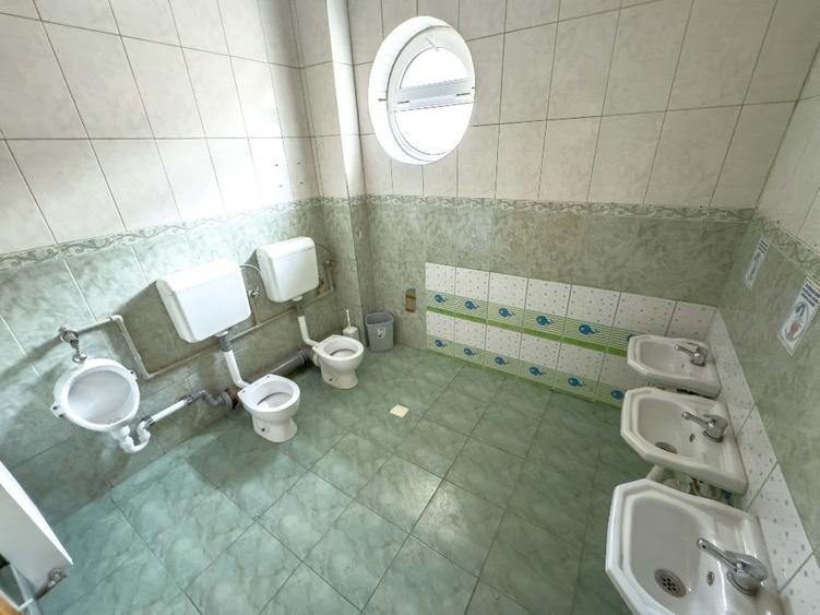 Casă individuală cu 10 camere cu Teren 1775 Mp în Central