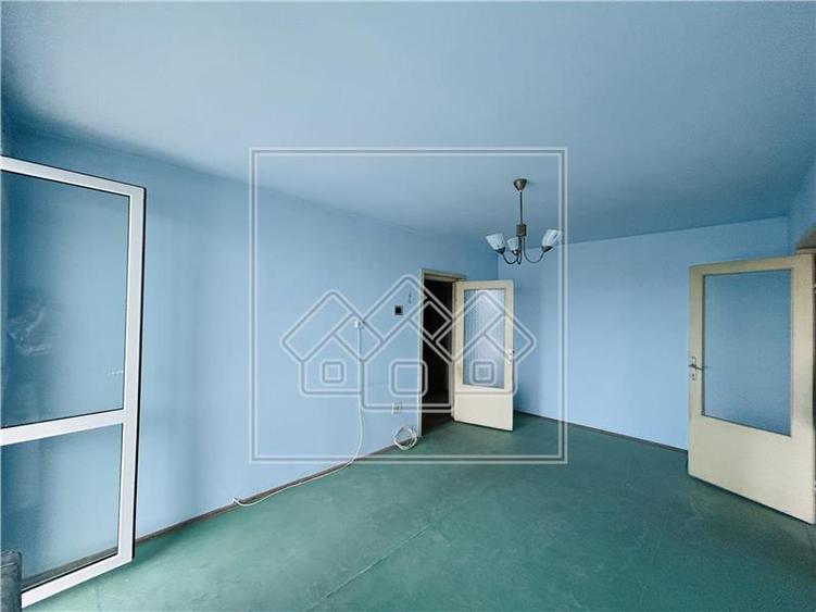 Apartament cu 2 camere, balcon si pivnita - etaj 7/10 - N. Iorga - 1