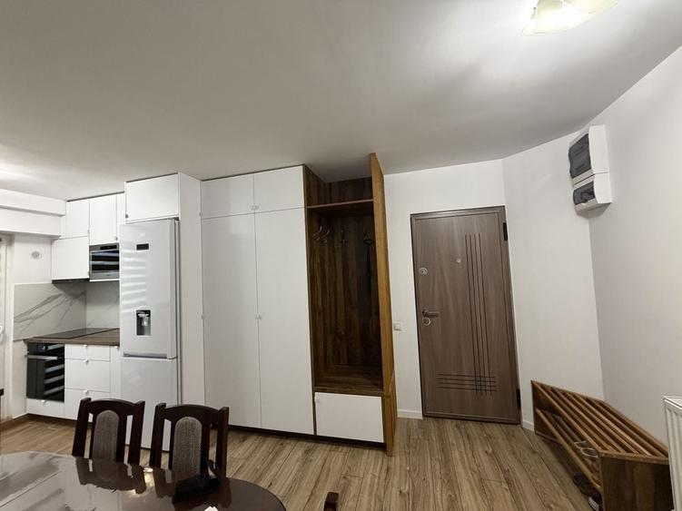 Apartament cu 3 camere decomandat în Republicii