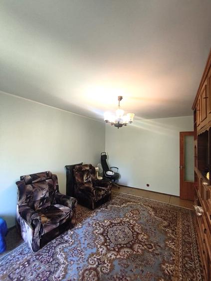 Apartament cu 3 camere decomandat în Rahova